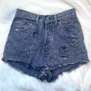 Levi's Women's Vintage Distressed Shorts In Medium Wash - 24